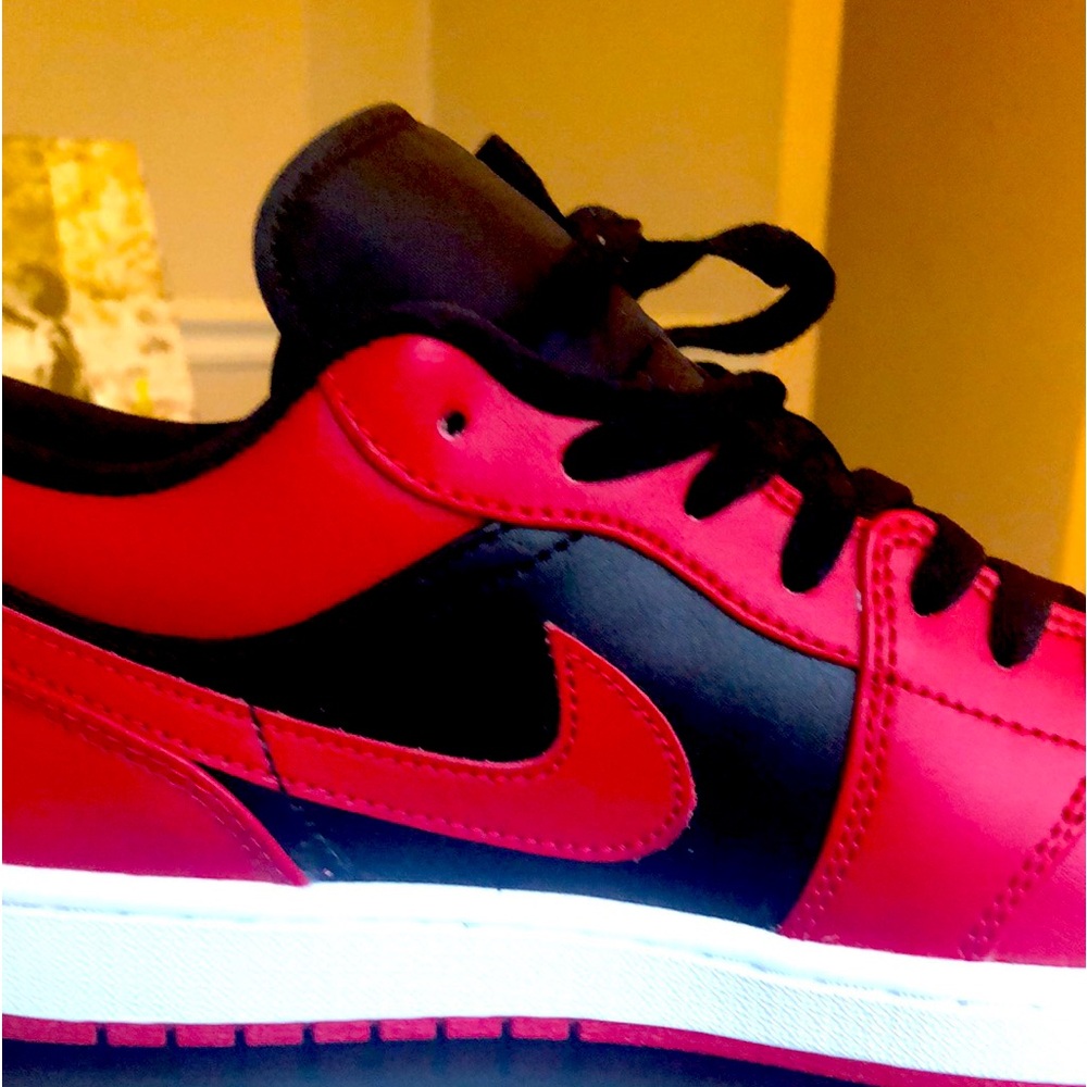 Air Jordan 1 Reverse Bred low top men’s sz 10